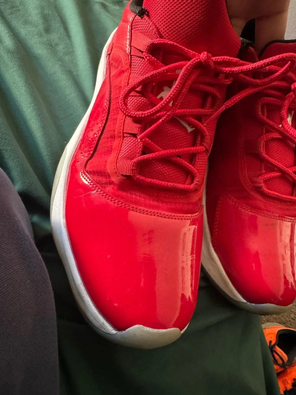 Red Jordan’s men’s - Picture 2 of 8